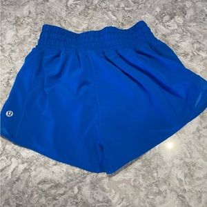 Women’s Size 2 Lululemon Hotty Hot Shorts